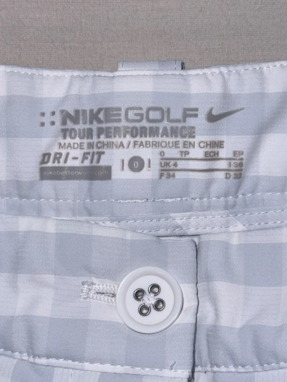 Nike Golf Tour Performance Dri-FIT Gingham Bermuda Shorts Grey White 0 EUC